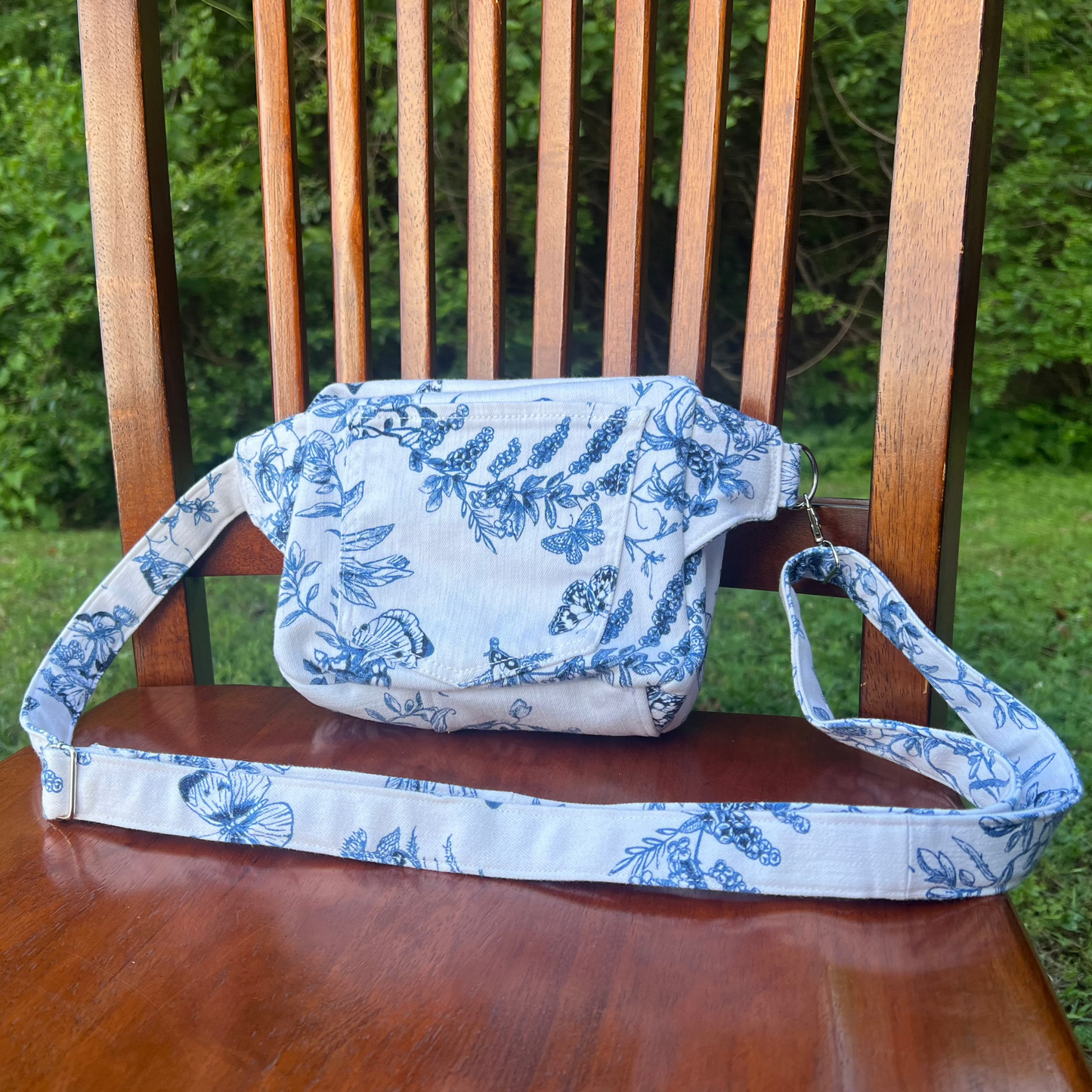 White Denim – Floral Butterfly Adjustable Bag