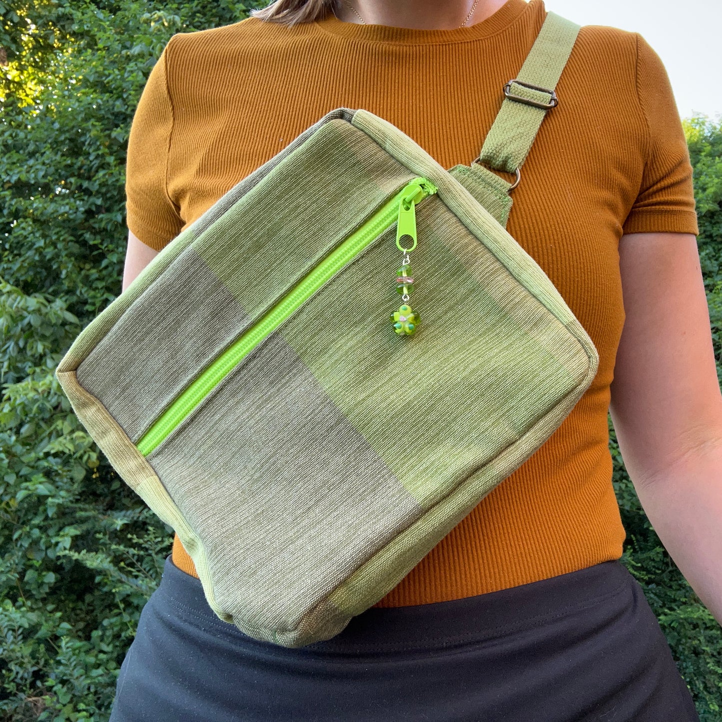 Thrifted Green Placemat Adjustable Bag