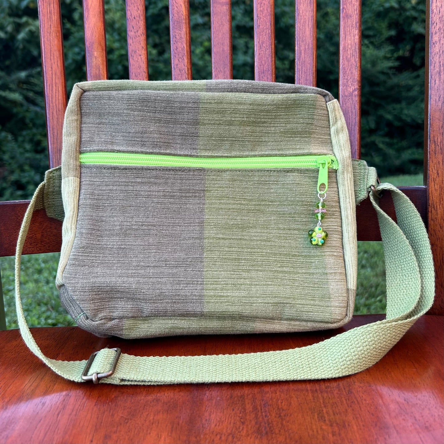 Thrifted Green Placemat Adjustable Bag