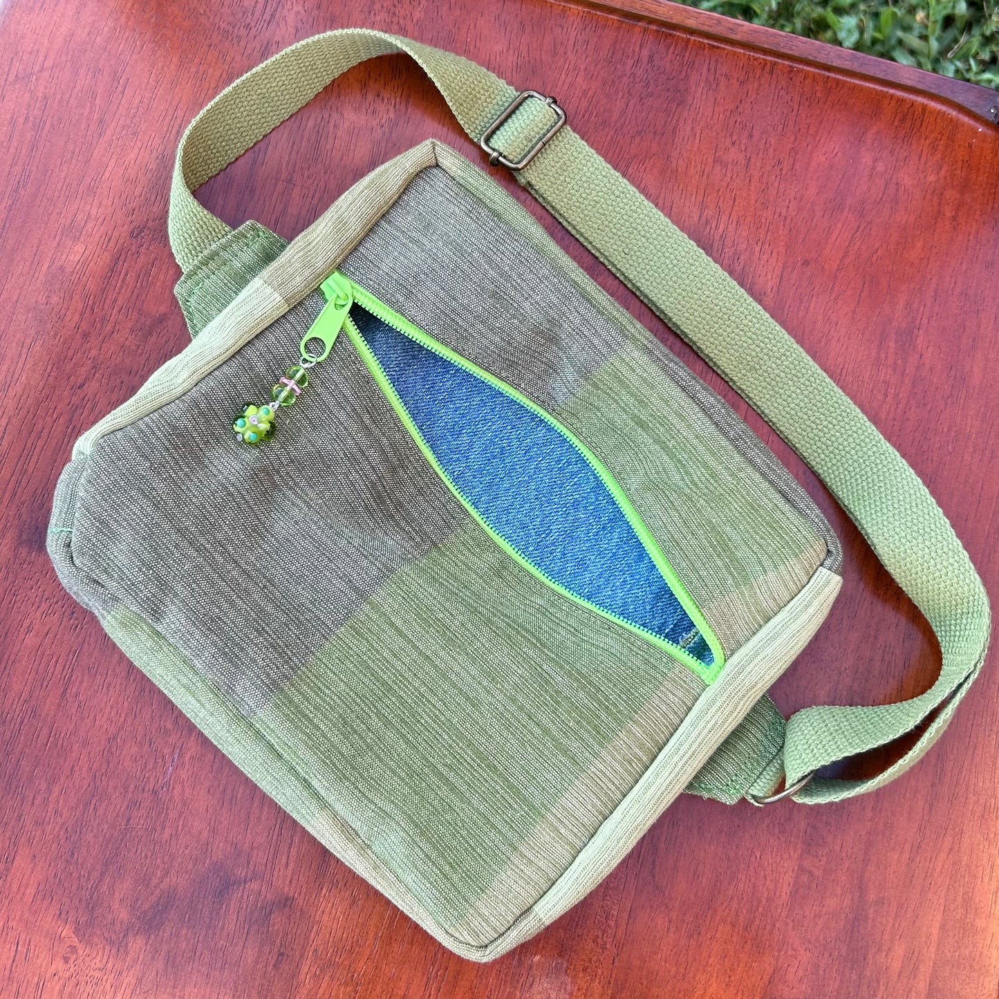 Thrifted Green Placemat Adjustable Bag
