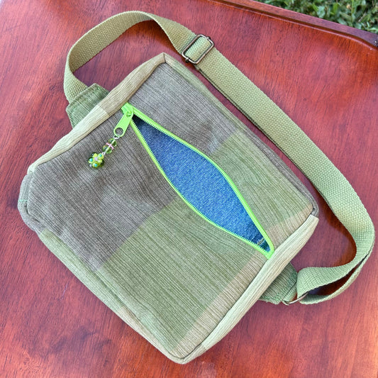 Thrifted Green Placemat Adjustable Bag